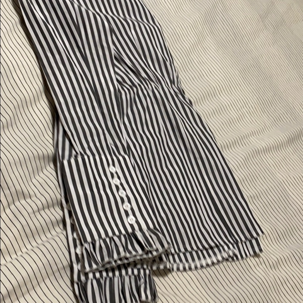 Beautiful blouse - Picture 4 of 9